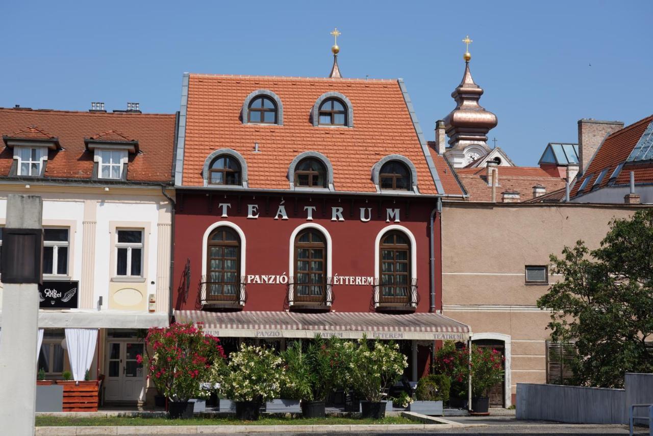 Teatrum Boutique Hotel Gyor Exterior photo