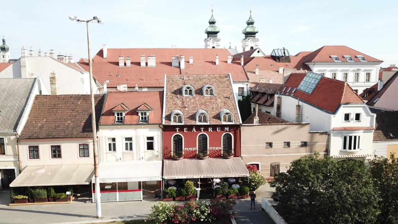 Teatrum Boutique Hotel Gyor Exterior photo